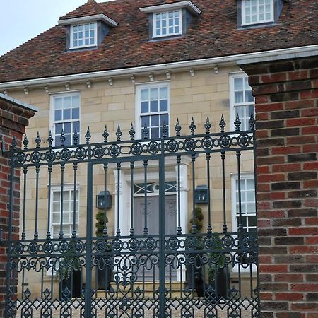 Montpellier House Bed & Breakfast Newport Pagnell Dış mekan fotoğraf